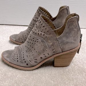 Wedge Peep-toe Sandal